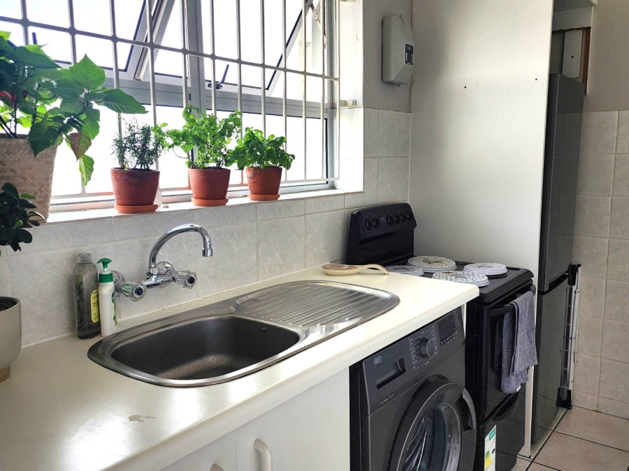 To Let 0 Bedroom Property for Rent in Sea Point Western Cape
